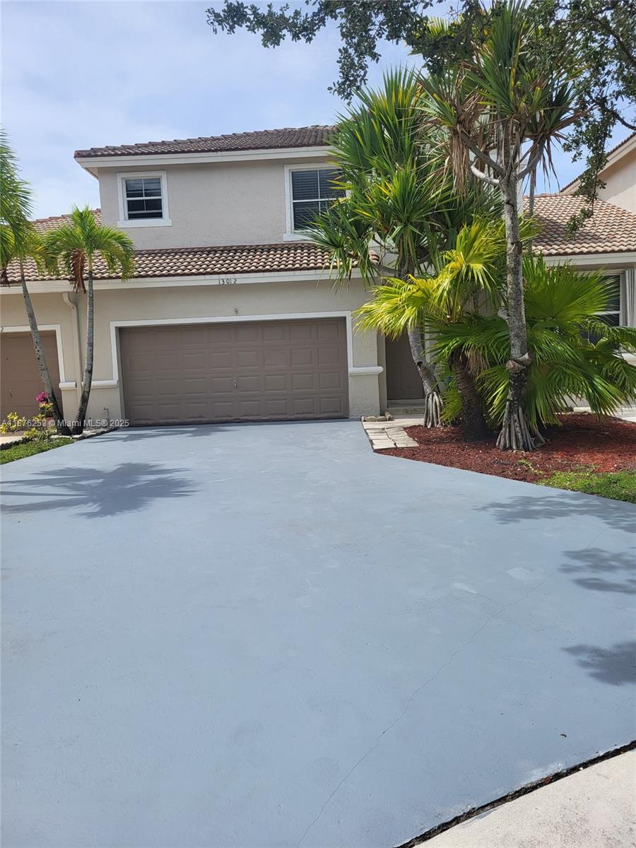 Waterfront 3bed, 2,5 bath gated community of Pembroke Falls, 2 car garage,4 cars driveway,water park,1/4 miles walking,Soccer club,4 fields,1/4 miles from the house, Famous C.B.Smith park 1/2 miles,Wallmart Supercenter, Publix,BJ s Club.1/2 miles away, Backyard with patio,Rec. Center,Pool,Clubhouse, Tennis court,24 HR SECURITY and More,