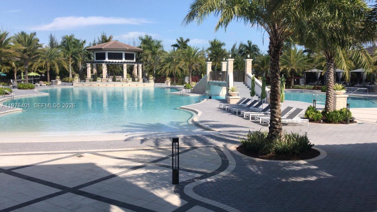 HIGHLAND AT PARK CENTRAL - Residential