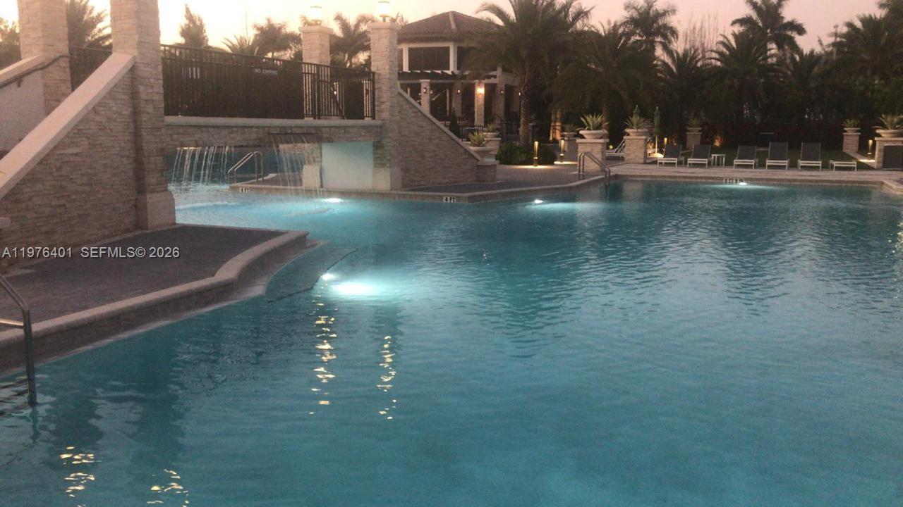 HIGHLAND AT PARK CENTRAL - Residential