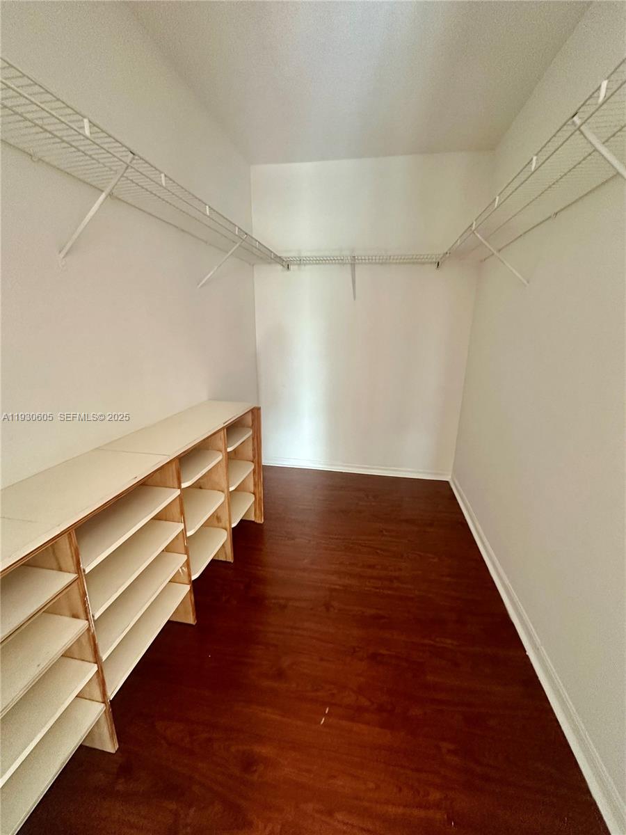 EMERALD ISLE AT LAGUNA LA - Residential Lease