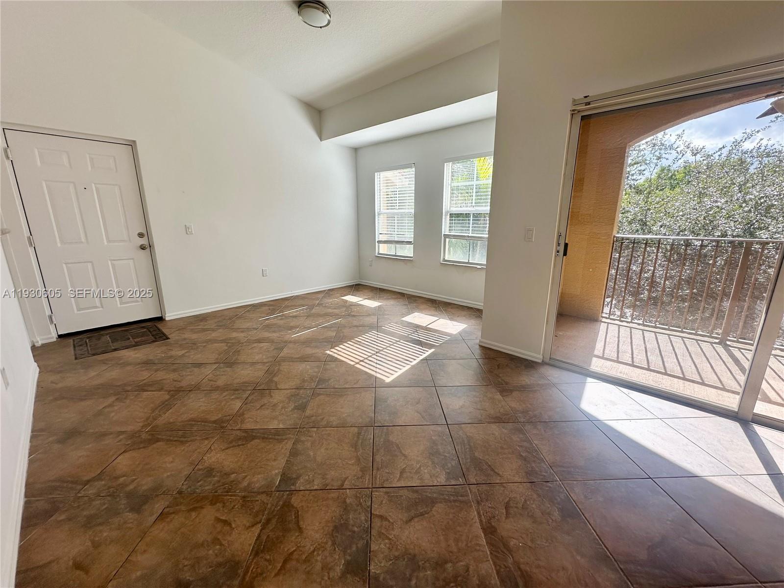 EMERALD ISLE AT LAGUNA LA - Residential Lease