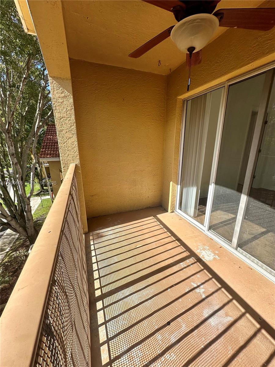 EMERALD ISLE AT LAGUNA LA - Residential Lease