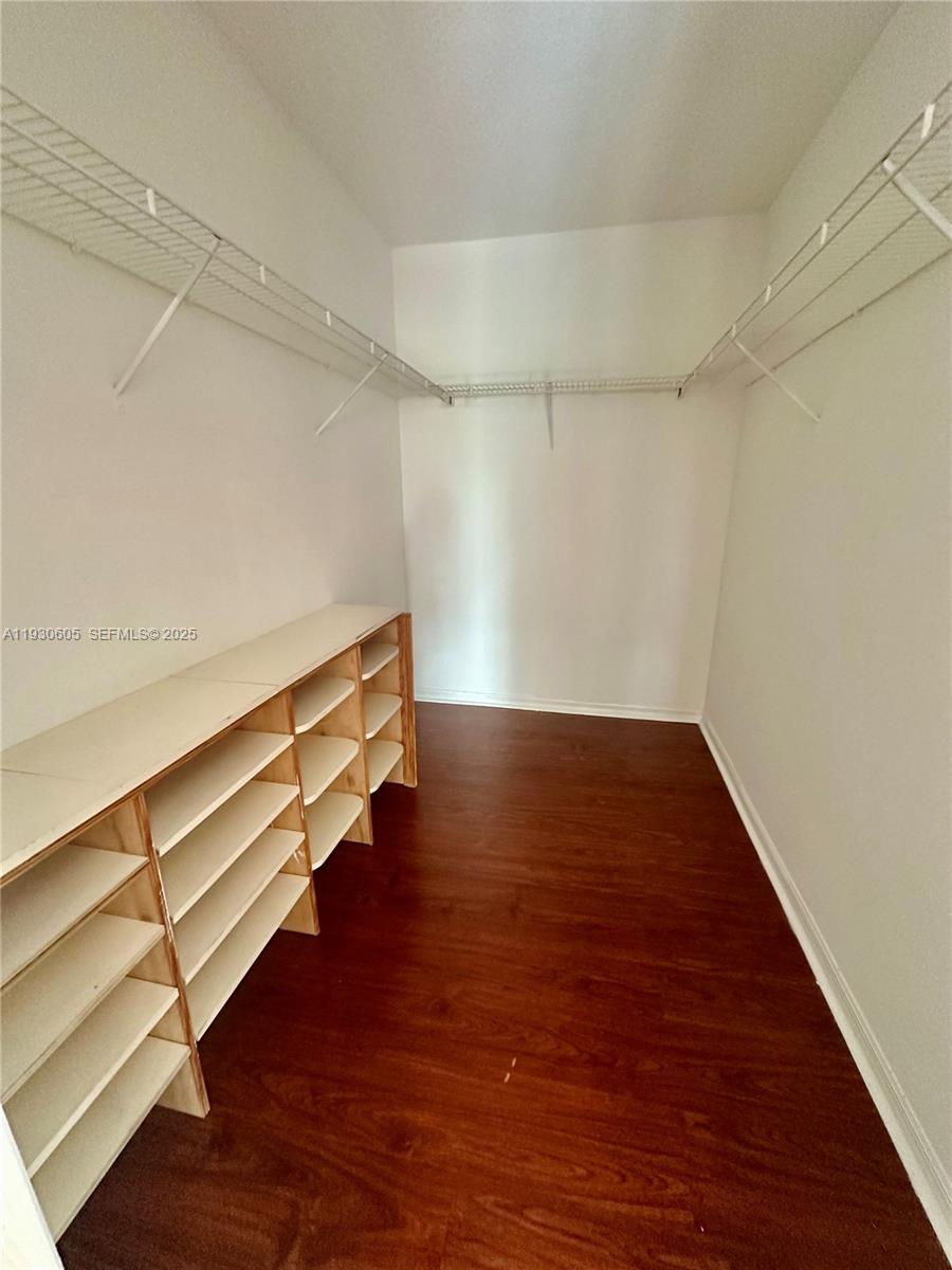 EMERALD ISLE AT LAGUNA LA - Residential Lease