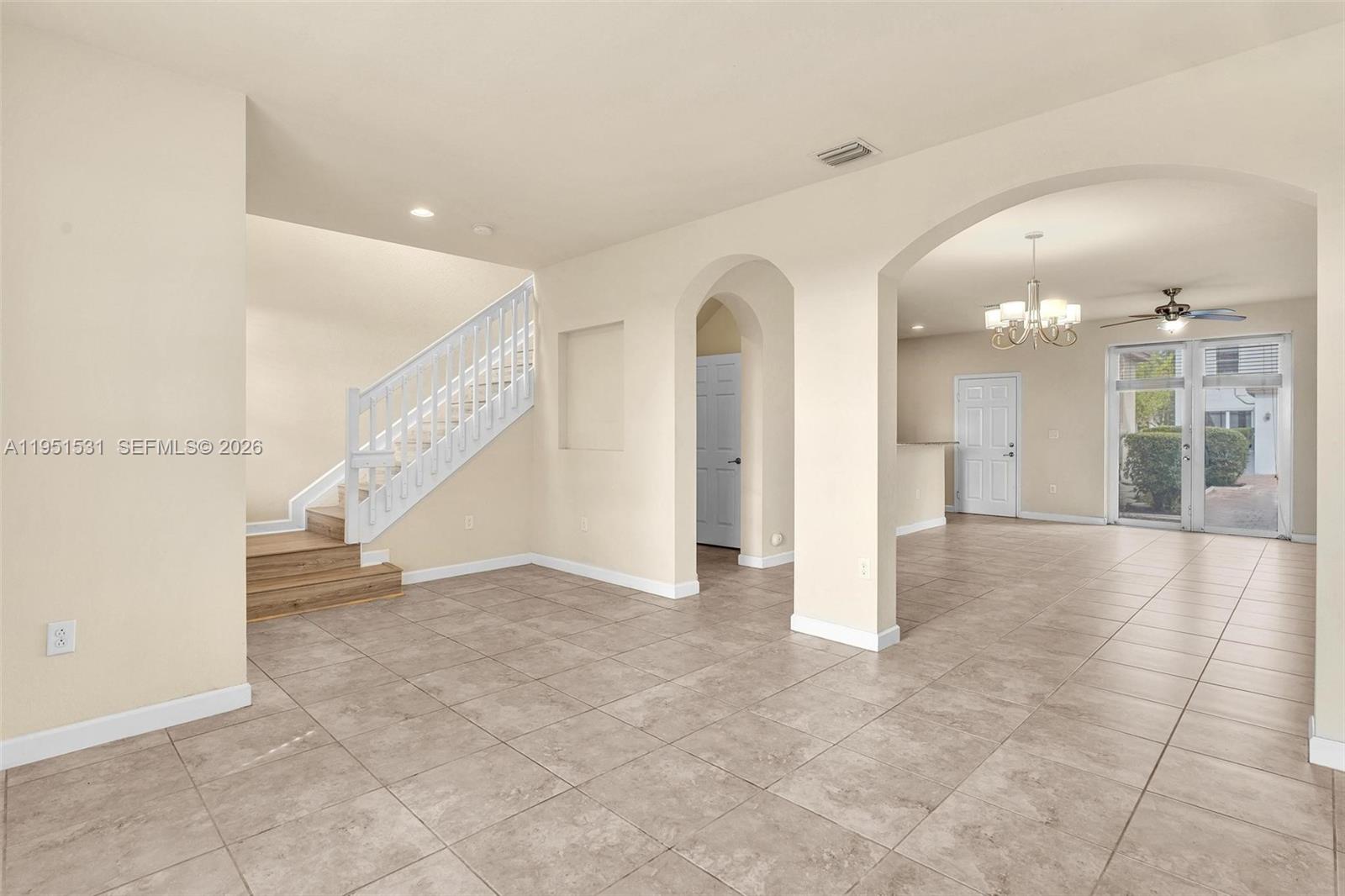 KENDALL COMMONS TOWNHOMES - Residential