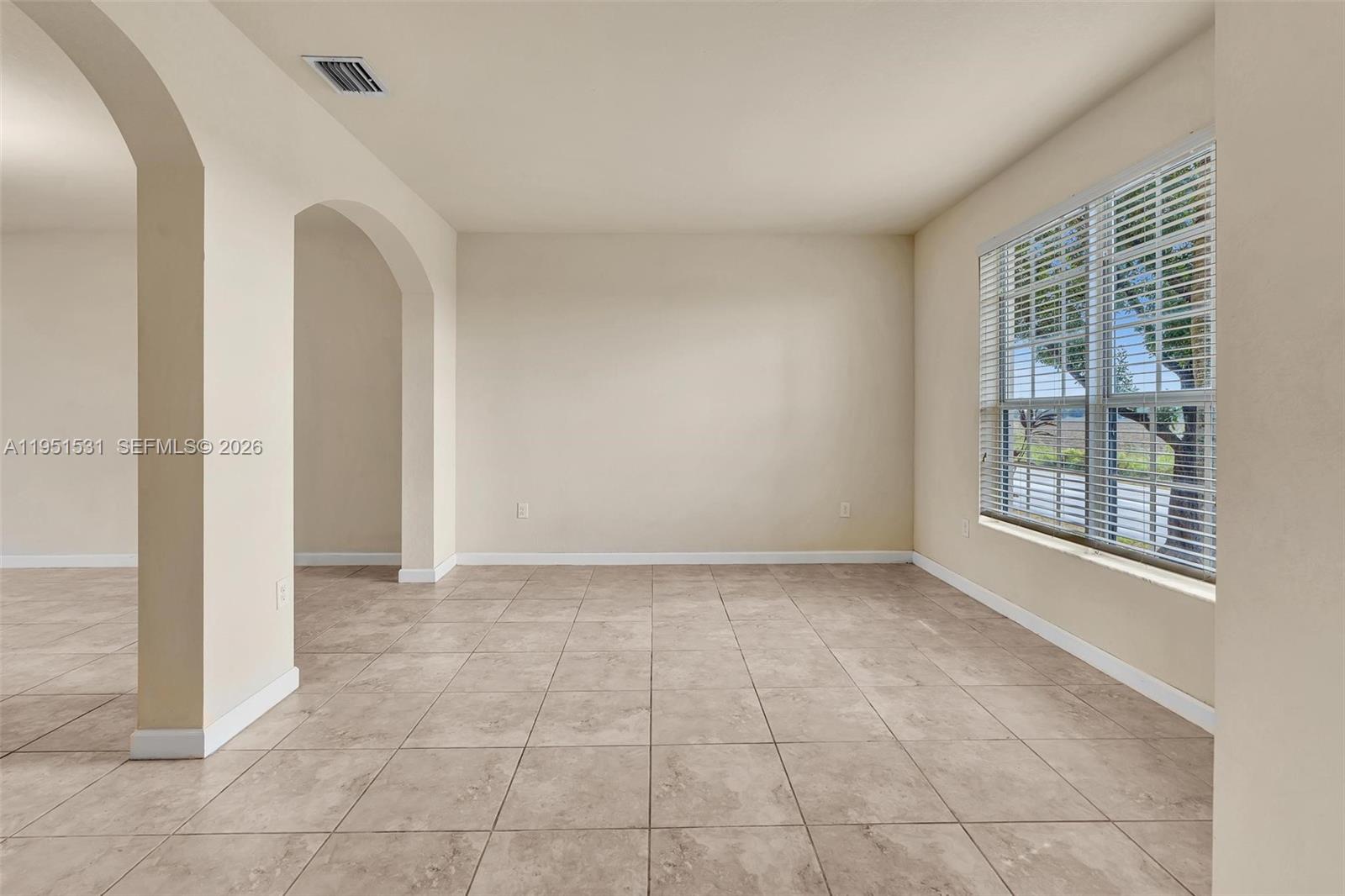 KENDALL COMMONS TOWNHOMES - Residential