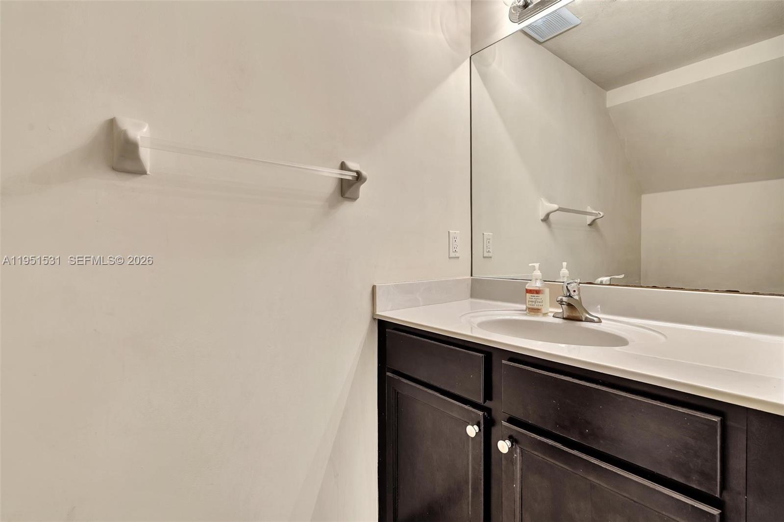 KENDALL COMMONS TOWNHOMES - Residential