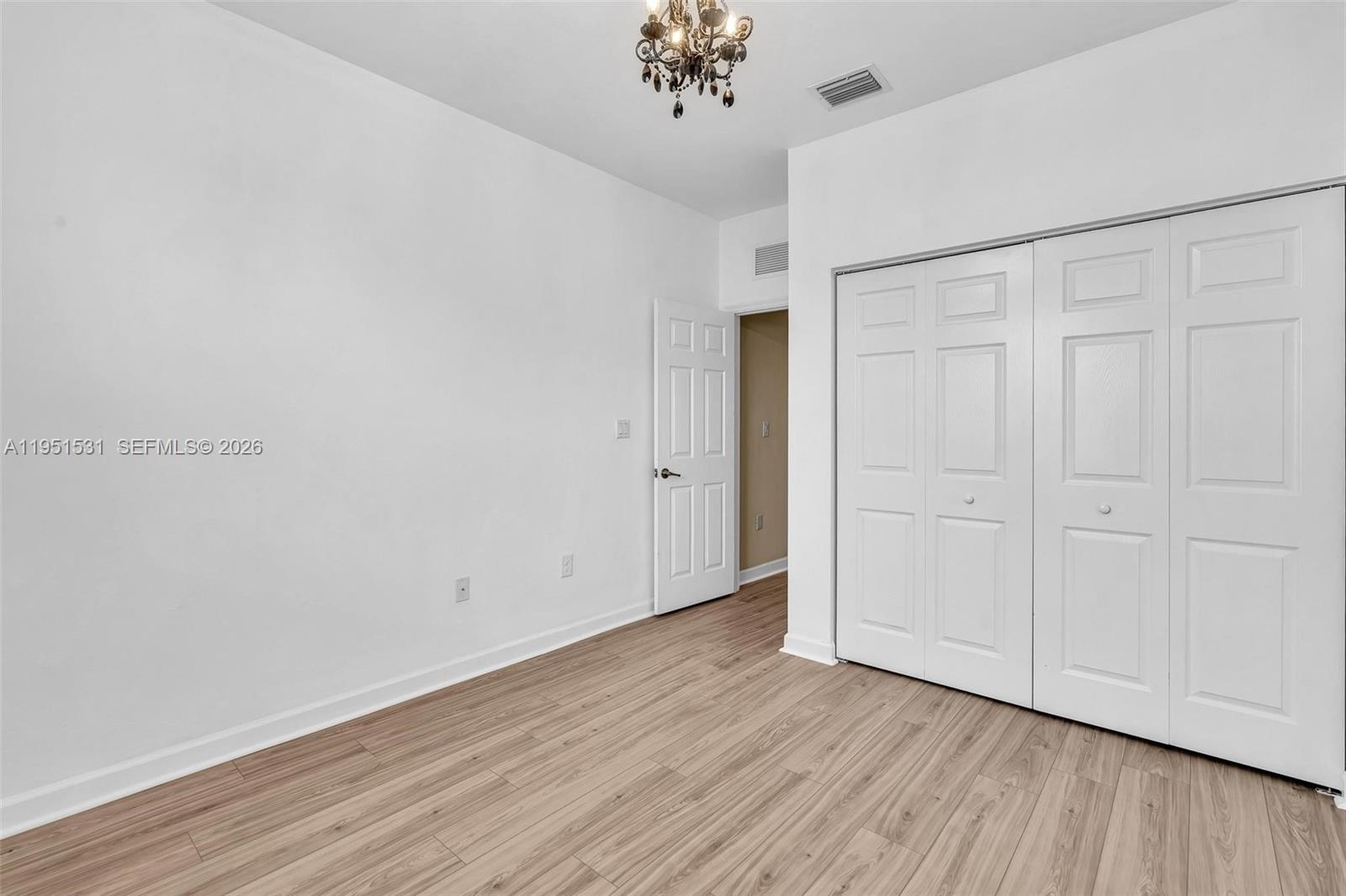 KENDALL COMMONS TOWNHOMES - Residential