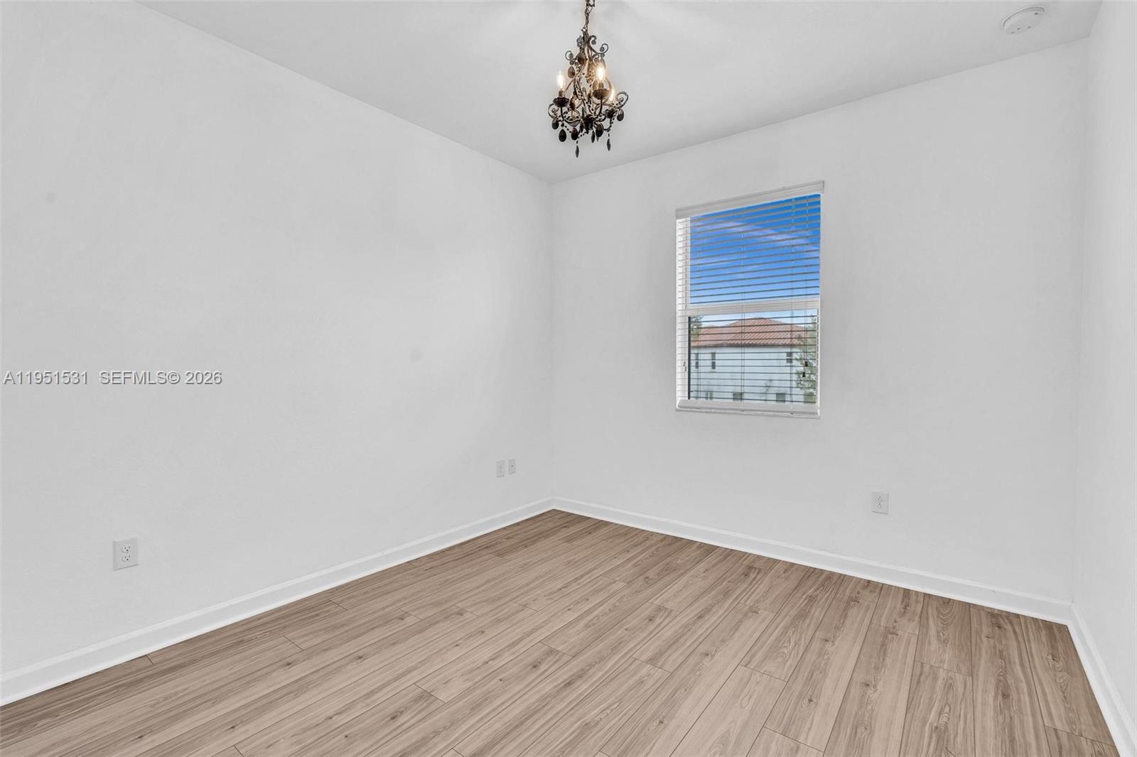 KENDALL COMMONS TOWNHOMES - Residential