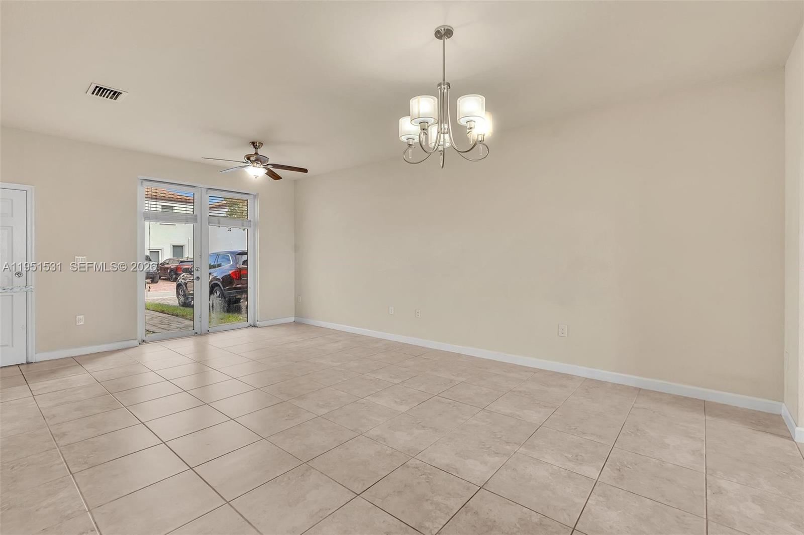 KENDALL COMMONS TOWNHOMES - Residential