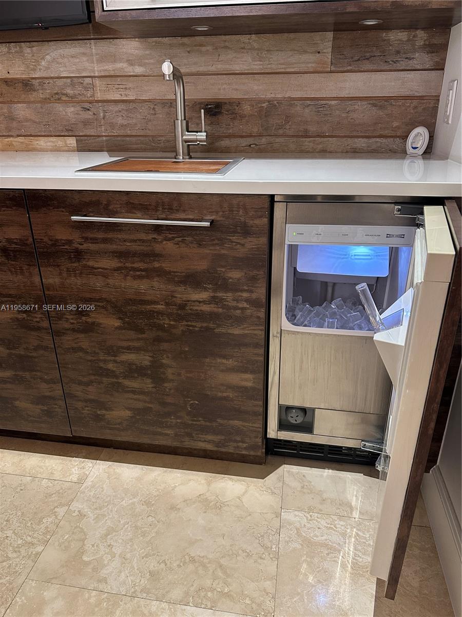 OAK LANE - Residential Lease