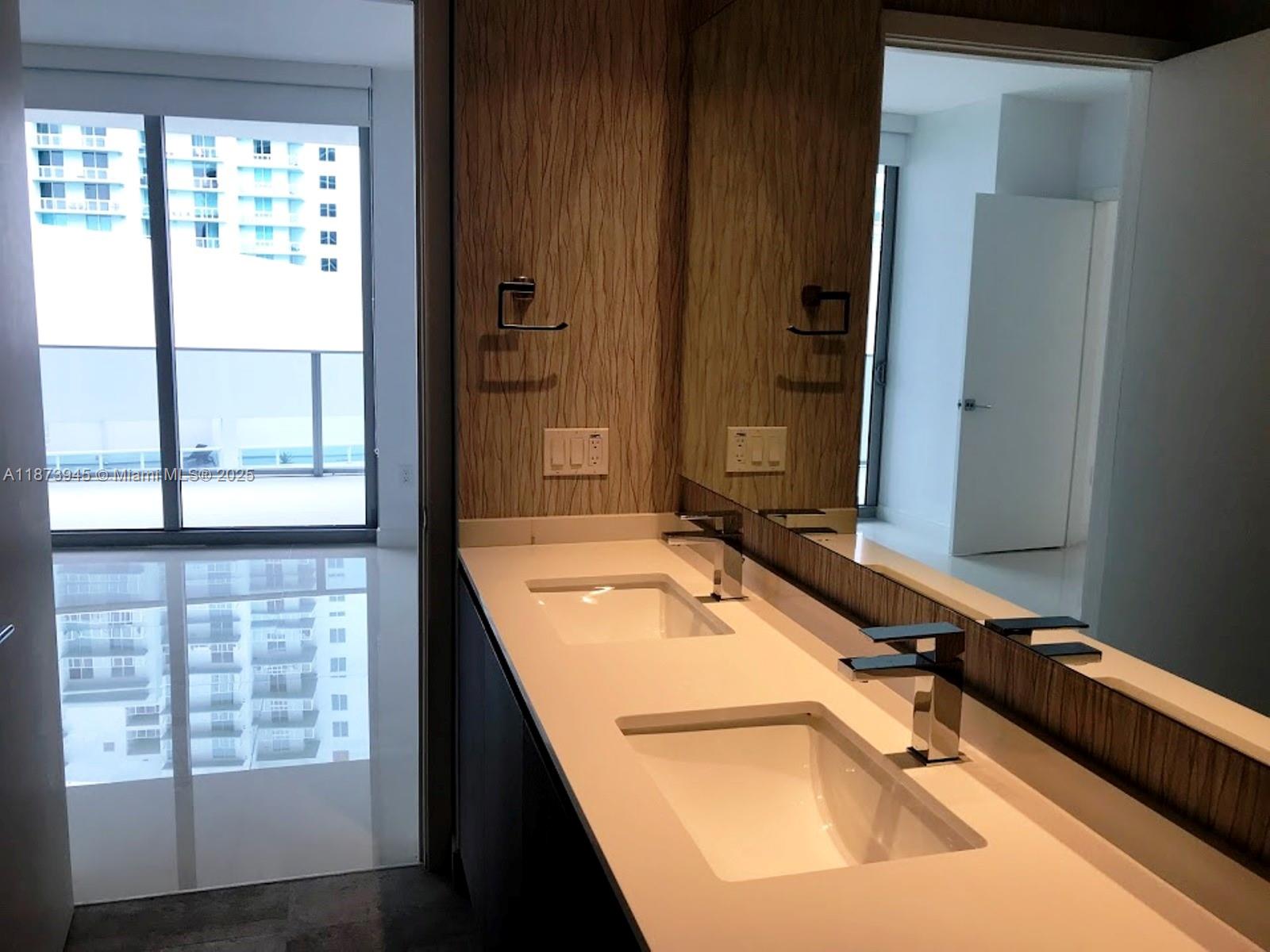 ARIA ON THE BAY CONDO - Residential