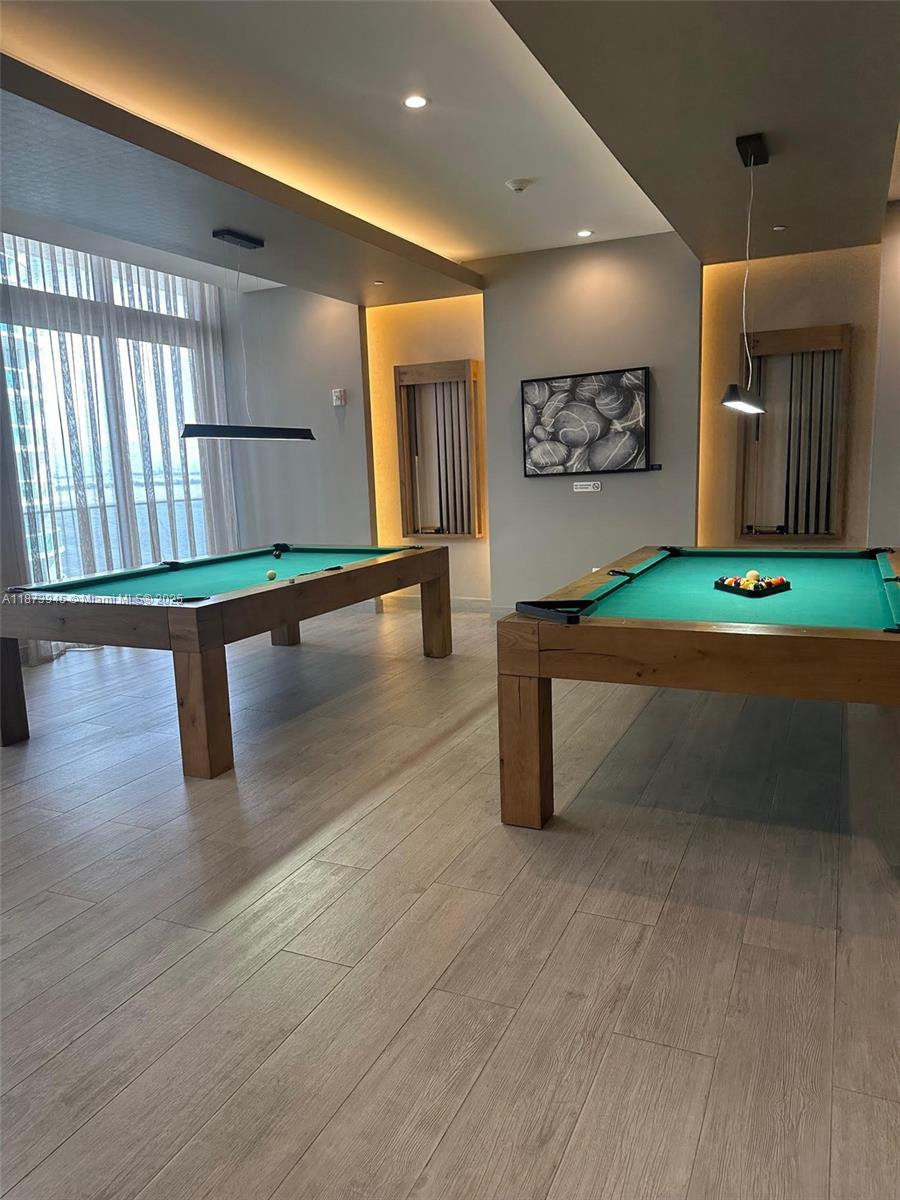 ARIA ON THE BAY CONDO - Residential