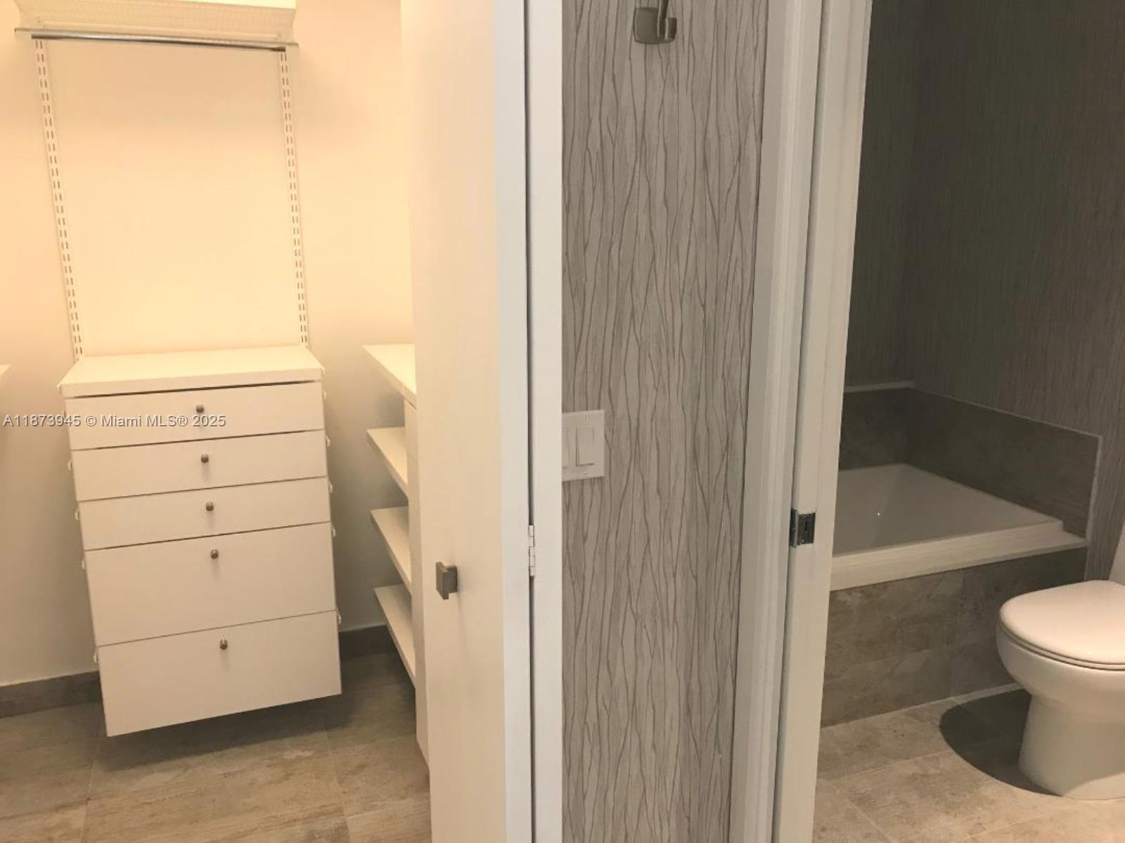 ARIA ON THE BAY CONDO - Residential