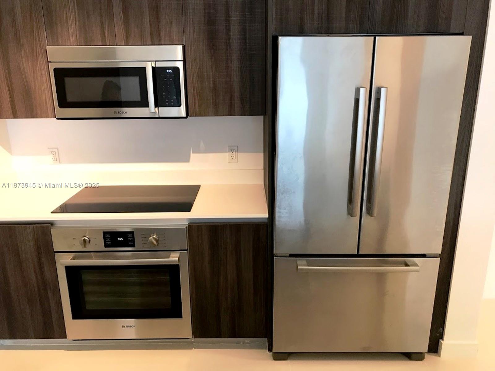 ARIA ON THE BAY CONDO - Residential