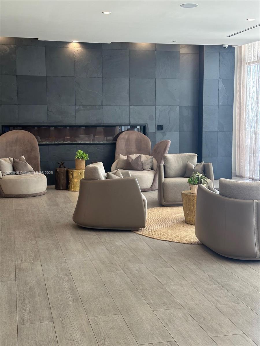 ARIA ON THE BAY CONDO - Residential