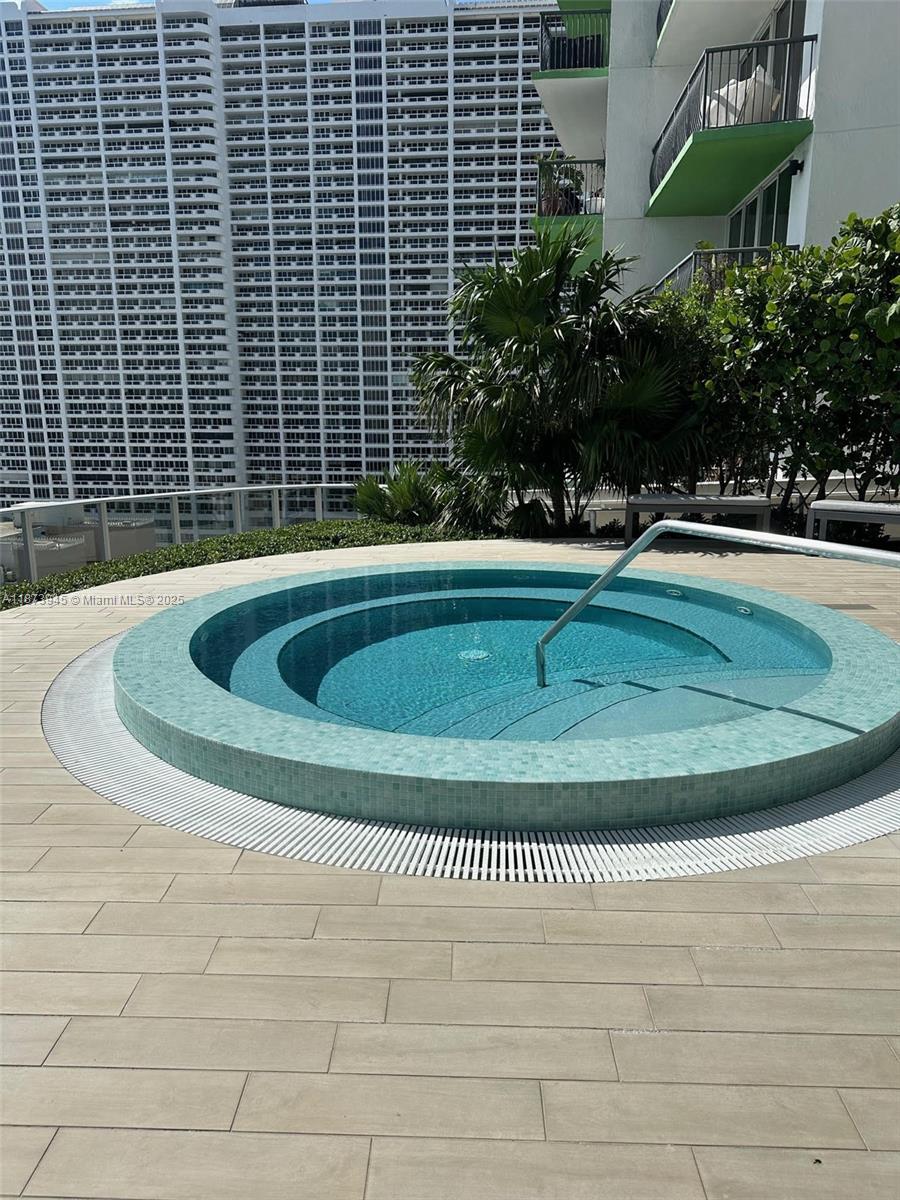 ARIA ON THE BAY CONDO - Residential