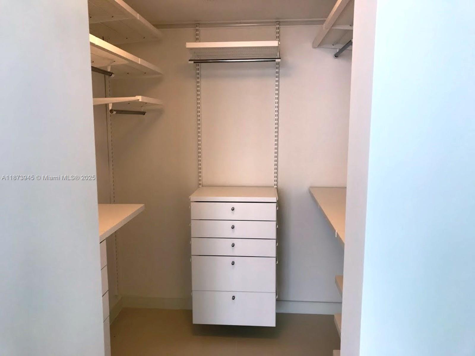 ARIA ON THE BAY CONDO - Residential