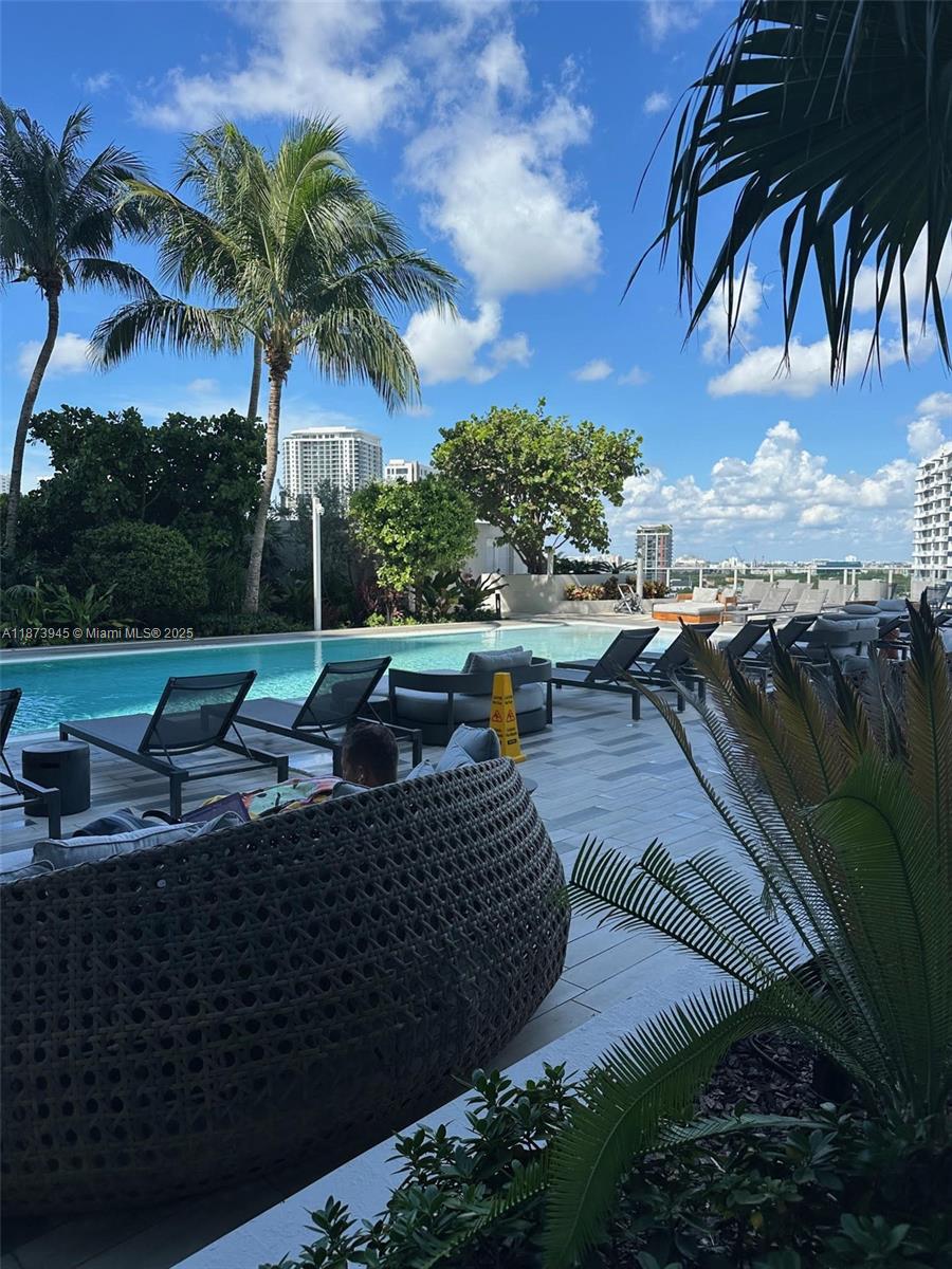 ARIA ON THE BAY CONDO - Residential