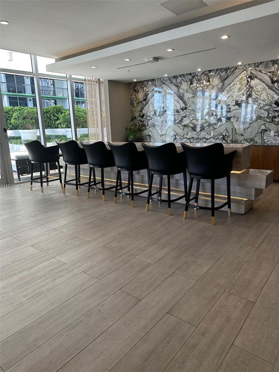 ARIA ON THE BAY CONDO - Residential