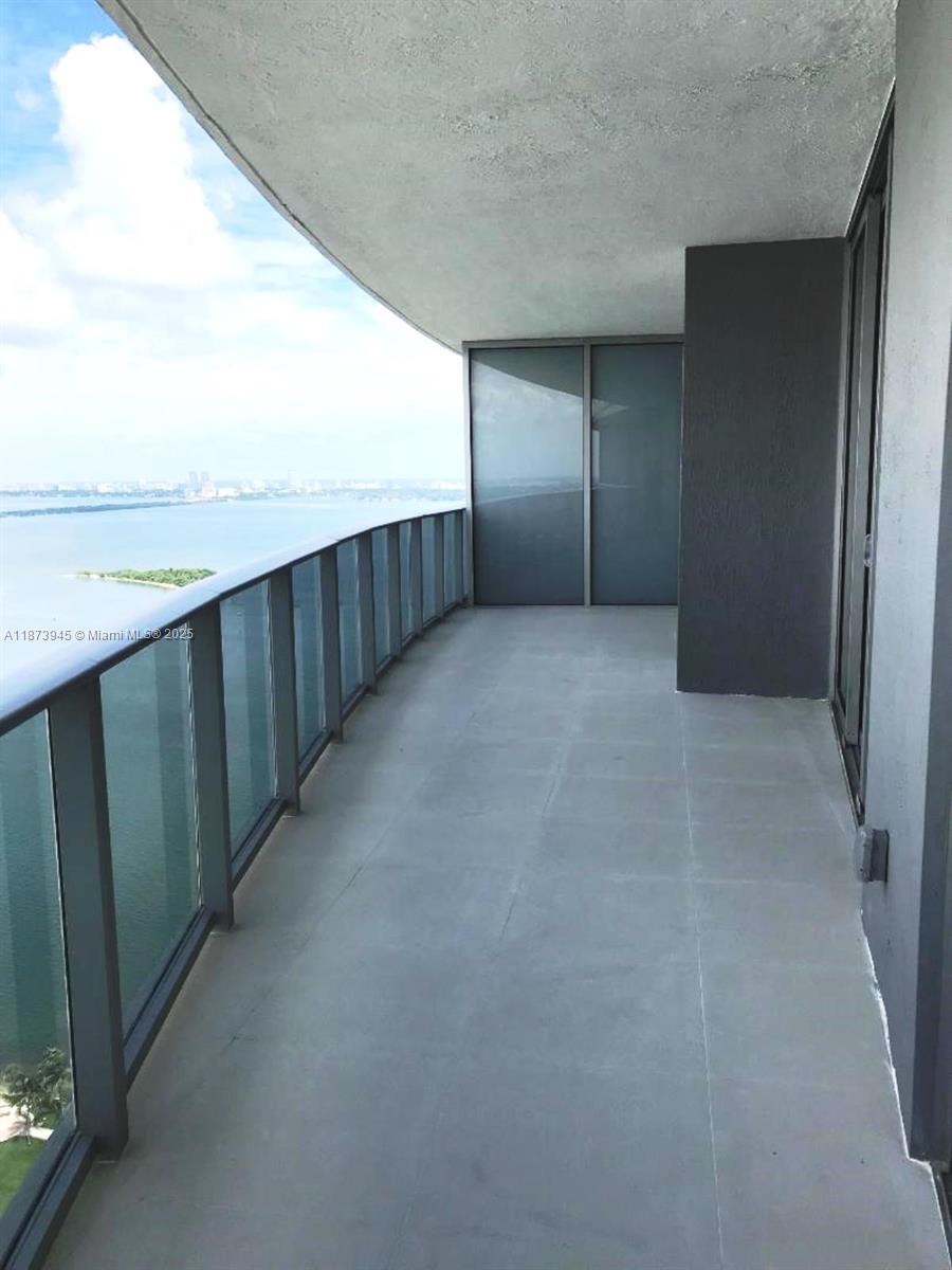 ARIA ON THE BAY CONDO - Residential