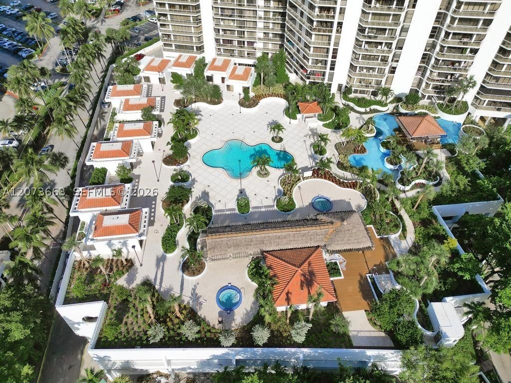 20281 E Country Club Dr 404