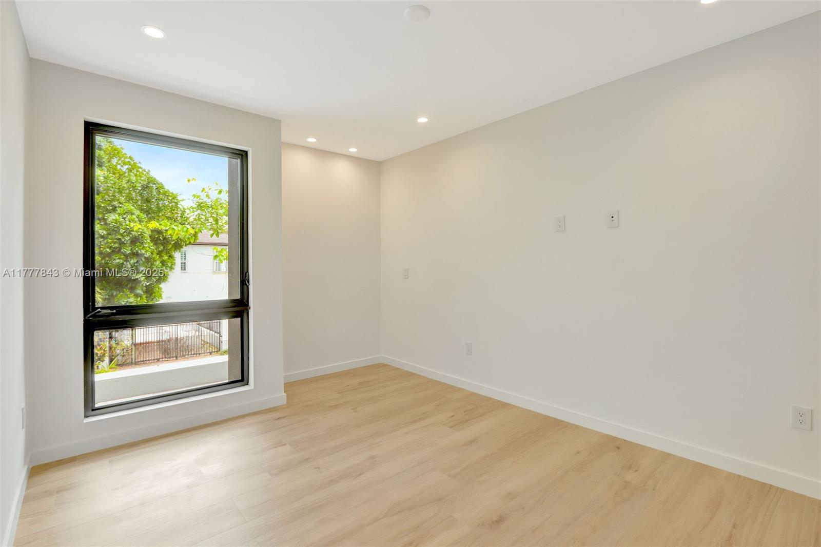 MUNDYS - Residential