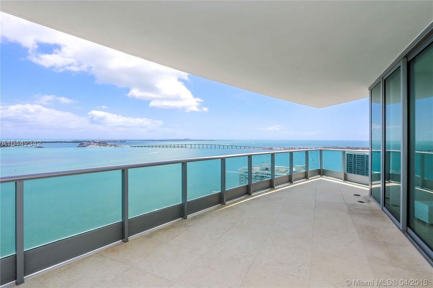 Spectacular 2 bed 2.5 bath corner unit at the luxurious Jade at Brickell. Private elevator gets you directly to this unit. More than 180 degrees unobstructed views of Fisher Island, Biscayne bay, Key Biscayne, Brickell Key and much more. This unit offers Miele and Sub Zero appliances. The building offers resort style amenities such as Pool area with attendant, Spa, State of the art Gym, racquetball court, business center and much more. "Unit comes with a storage unit"