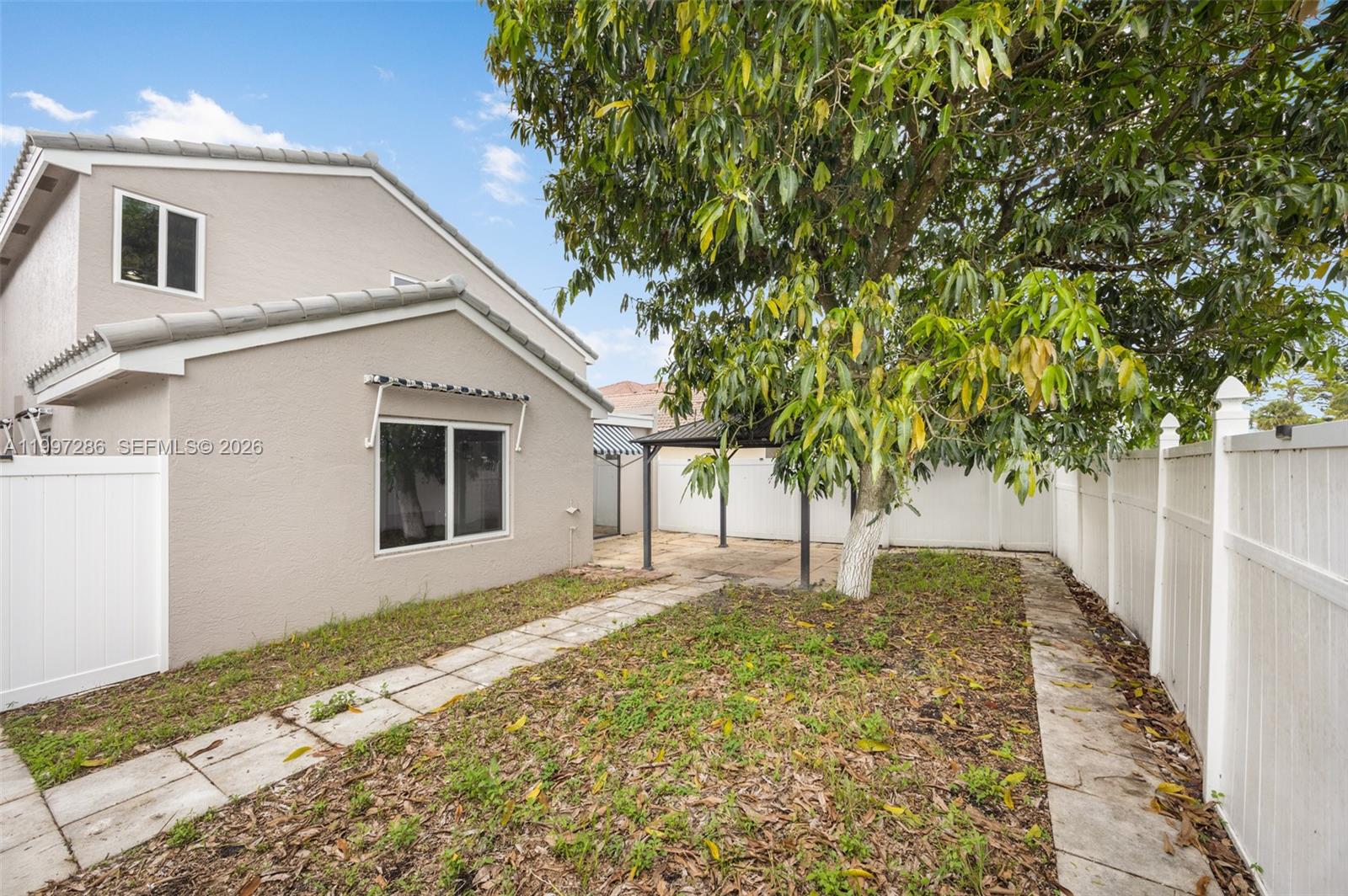 NAUTICA 2 - Residential Lease