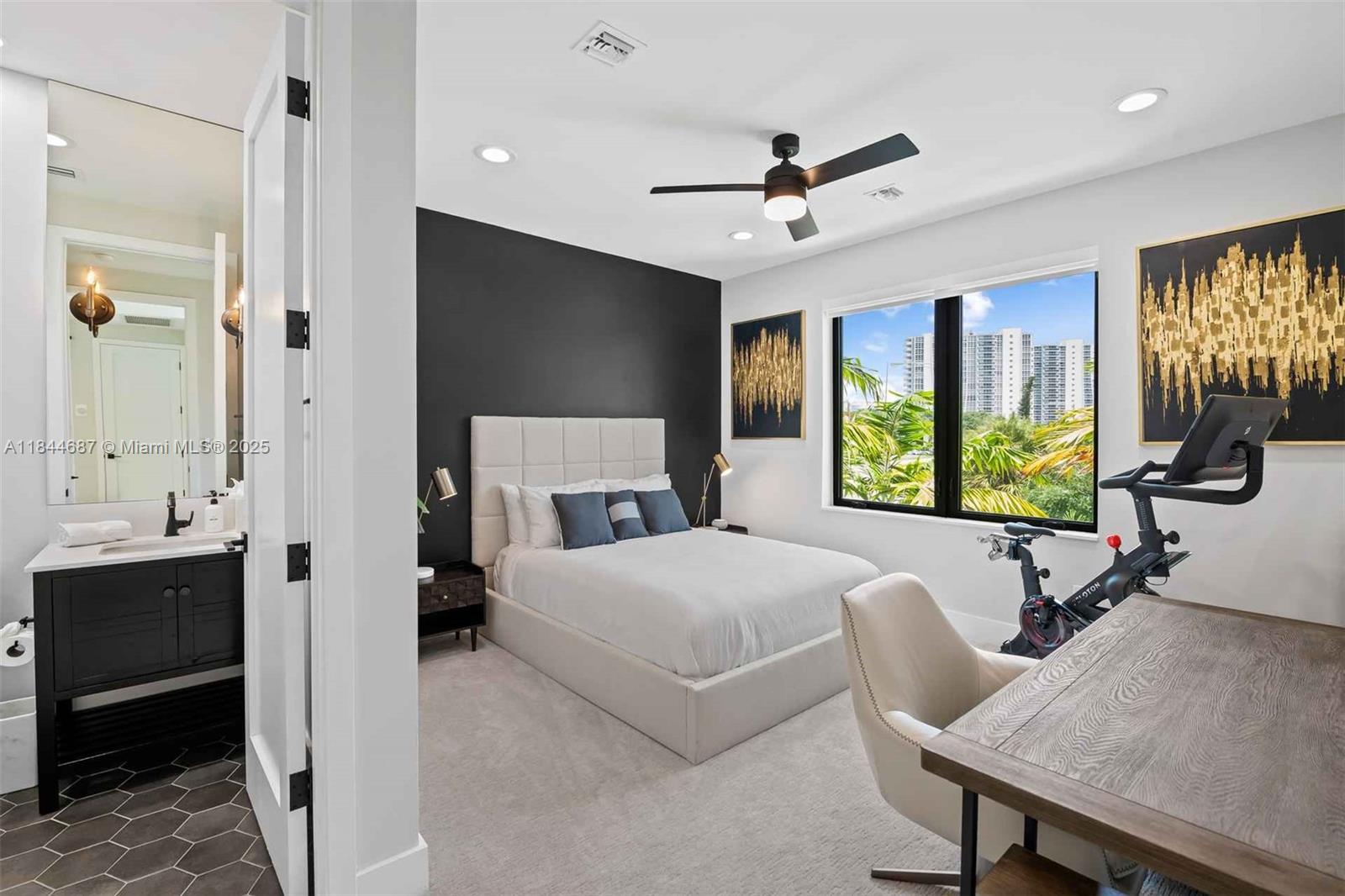 LAUDERDALE BEACH - Residential