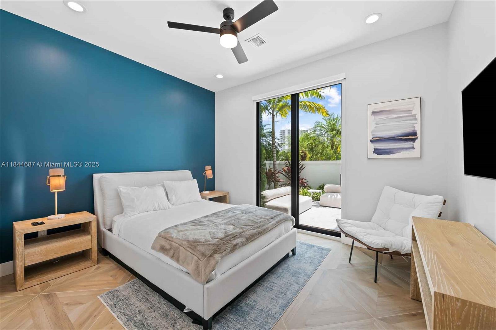 LAUDERDALE BEACH - Residential