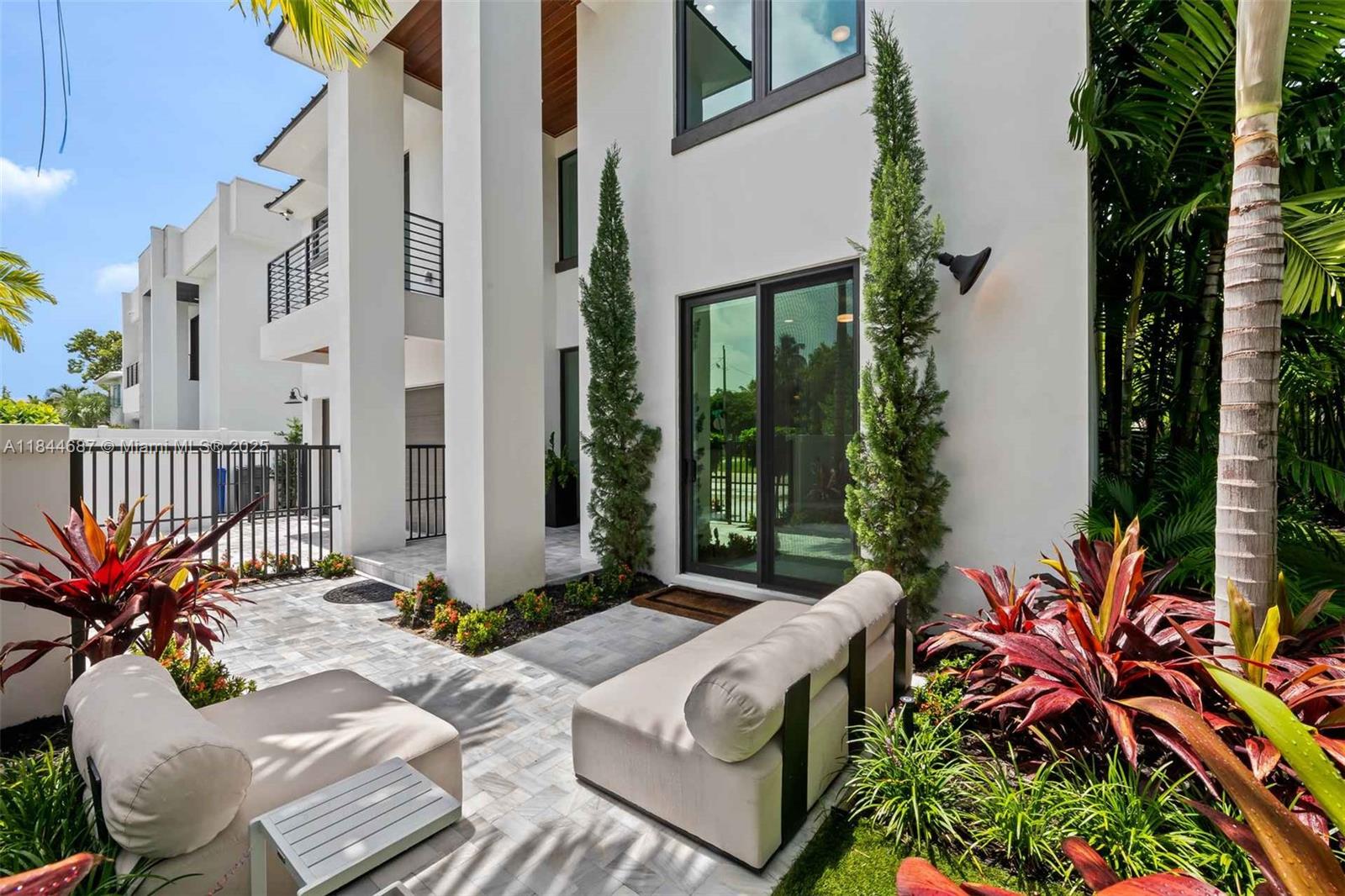 LAUDERDALE BEACH - Residential