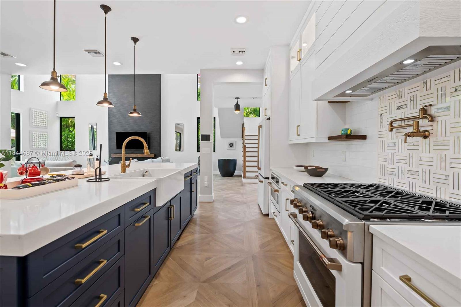 LAUDERDALE BEACH - Residential