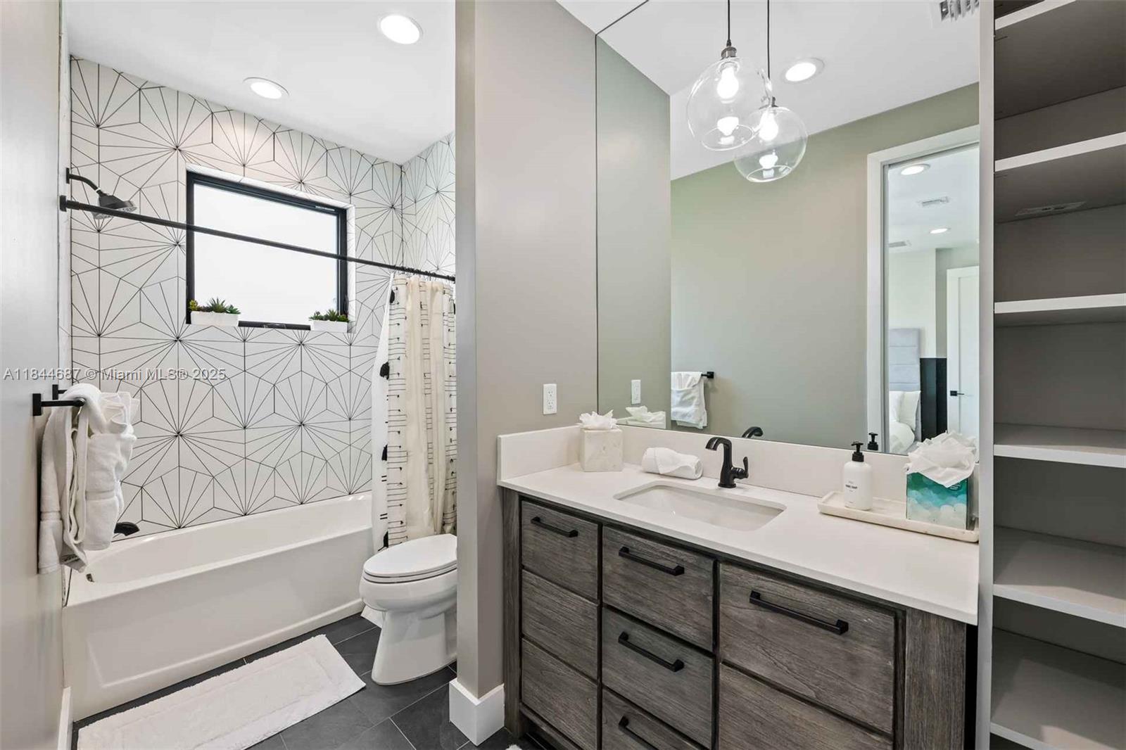 LAUDERDALE BEACH - Residential