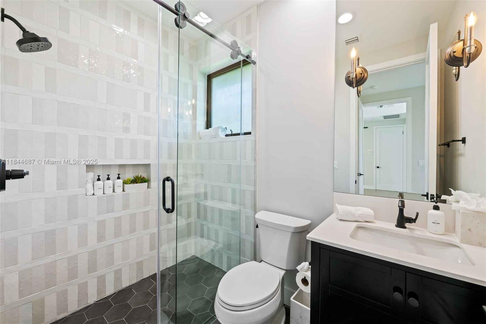 LAUDERDALE BEACH - Residential