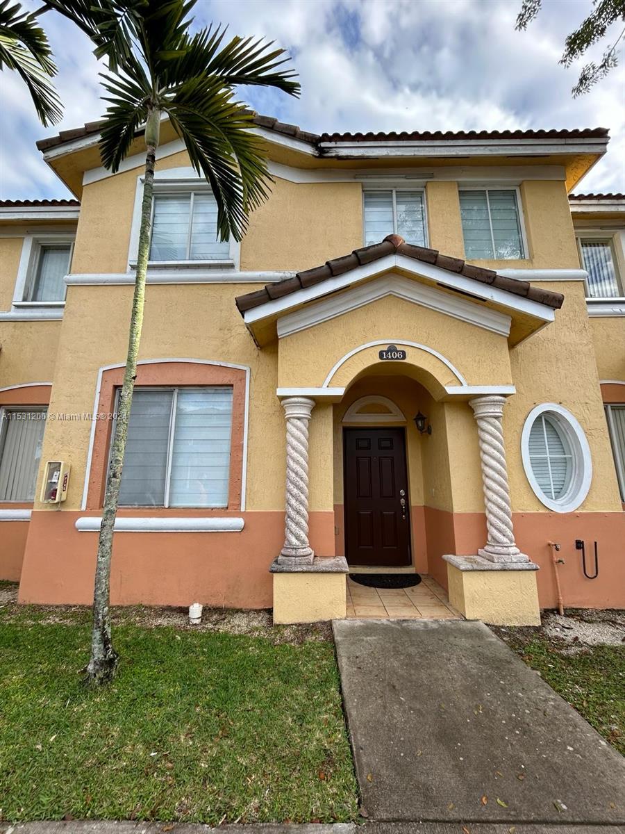 Property for Sale at 1406 Se 26th Ct Ct 311, Homestead, Miami-Dade County, Florida - Bedrooms: 4 
Bathrooms: 3  - $2,700