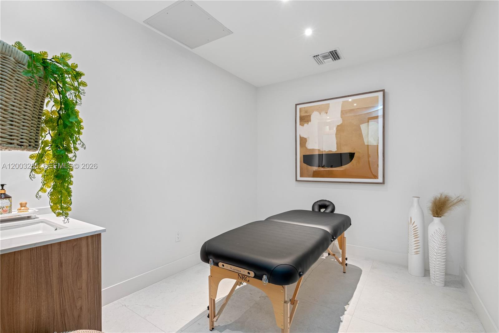 NORTH MIAMI BEACH PLACE - Residential Lease