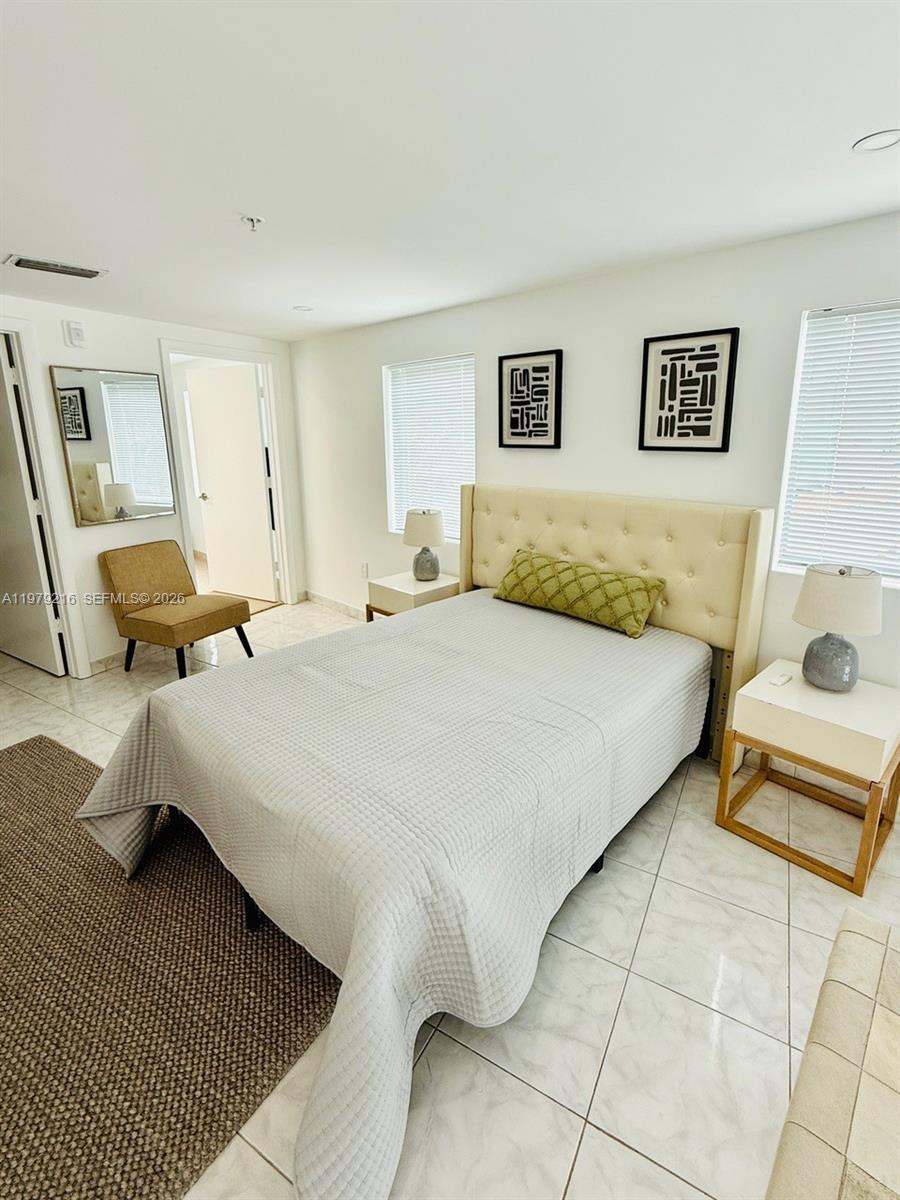 VILAMUR CONDO - Residential Lease