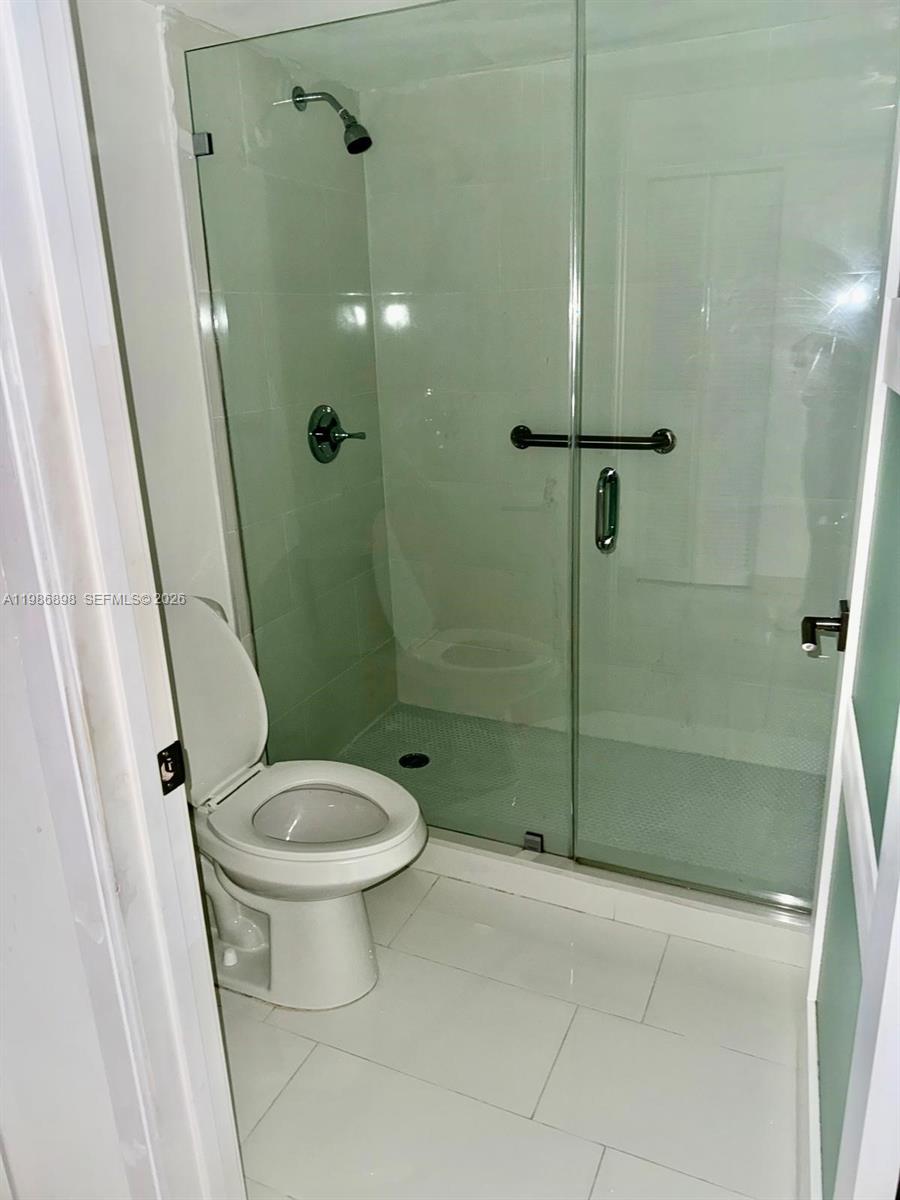 KENLAND WALK CONDO III - Residential Lease