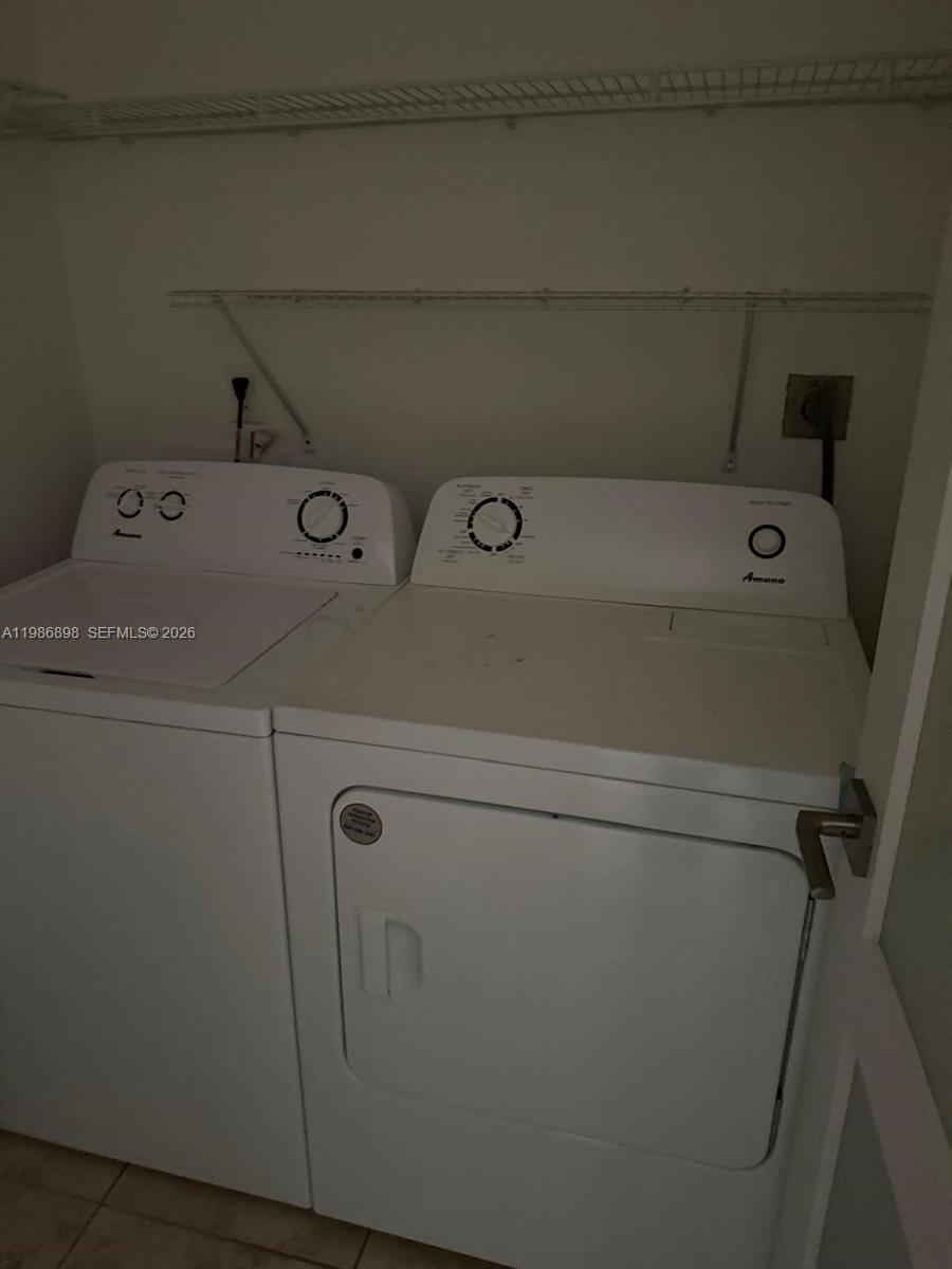 KENLAND WALK CONDO III - Residential Lease