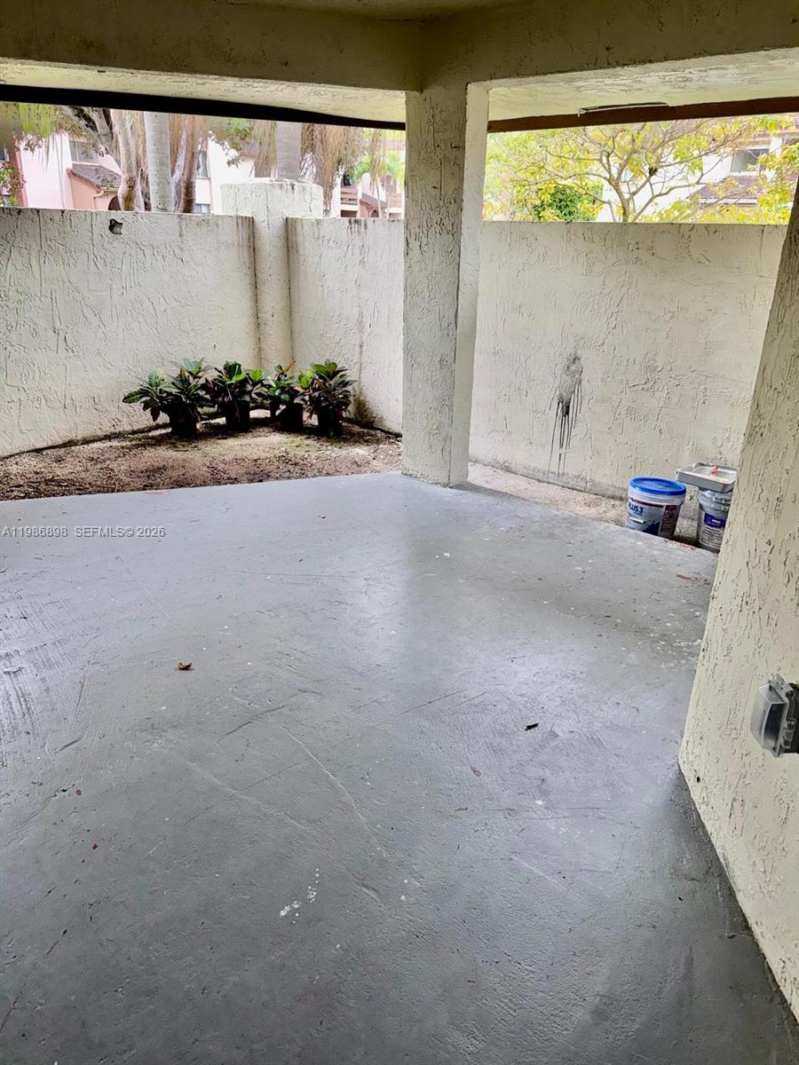 KENLAND WALK CONDO III - Residential Lease