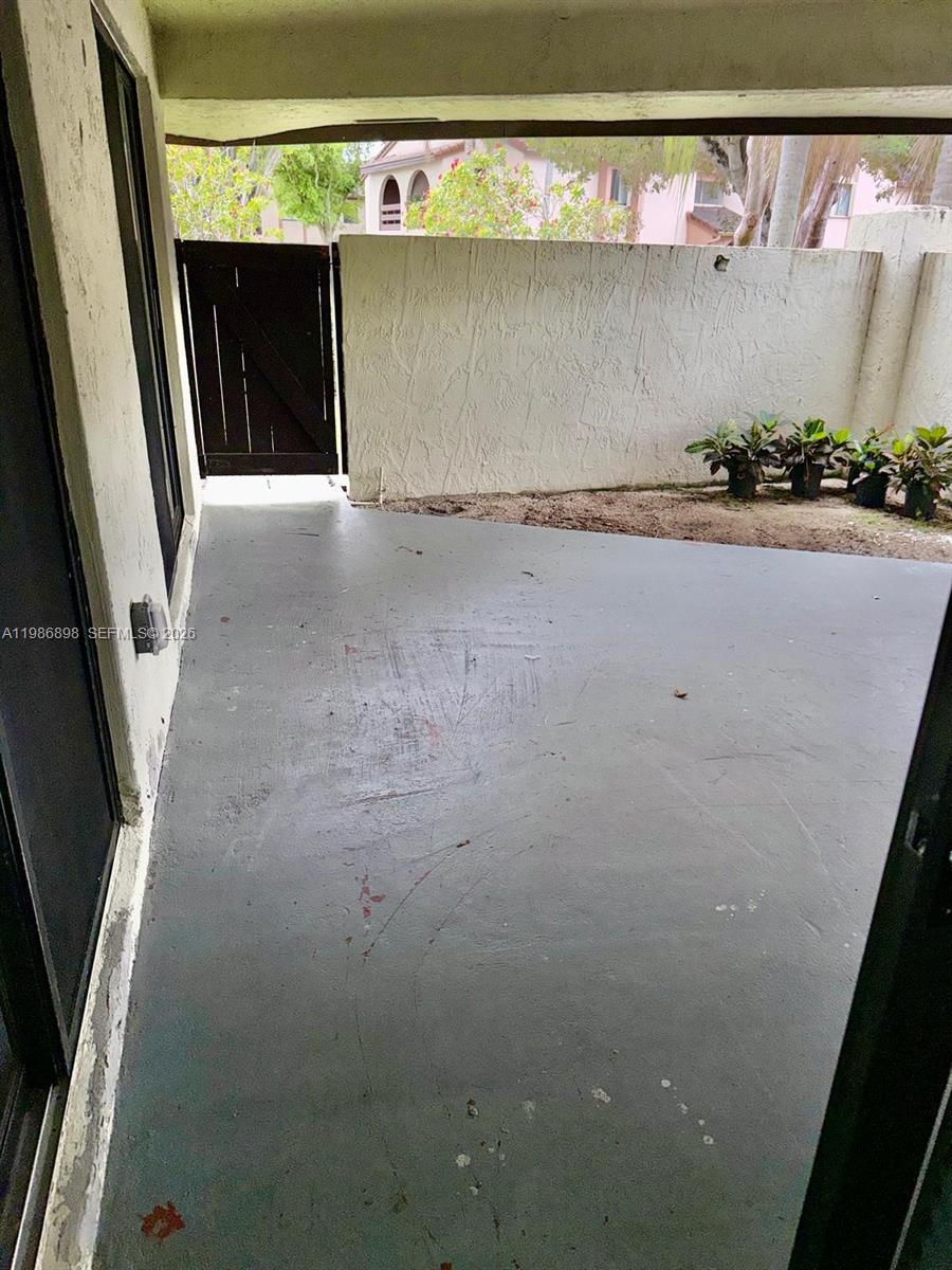 KENLAND WALK CONDO III - Residential Lease