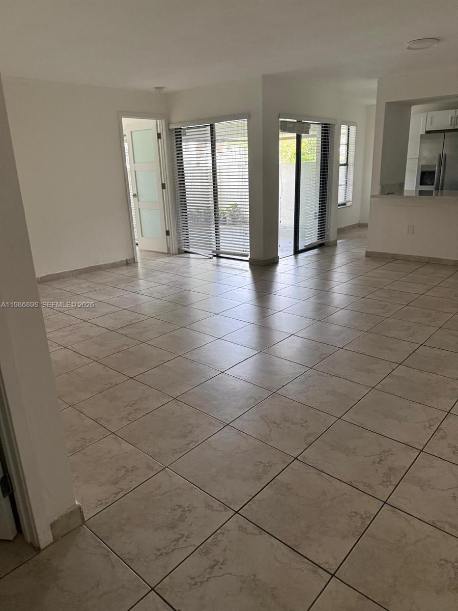 KENLAND WALK CONDO III - Residential Lease