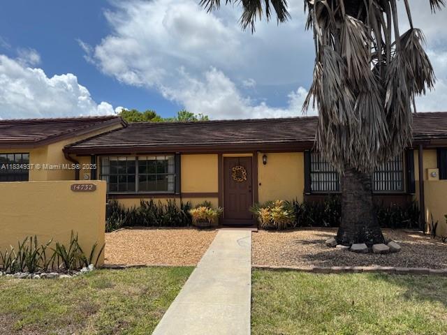 CHARMING AND BEAUTIFUL WELL MAINTAINED TOWNHOUSE IN KENDALE LAKES, ONE STORY WITH LOTS OF CLOSETS, SCREENED COVERED TERRACE. TWO ASSIGNED PARKING SPACES IN FRONT OF UNIT. HOA INCLUDES CABLE AND INTERNET AS LOW AS $185.00 PER MONTH.
