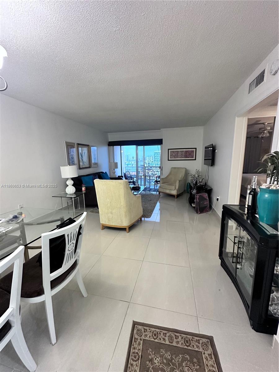 400 Kings Point Dr 1112