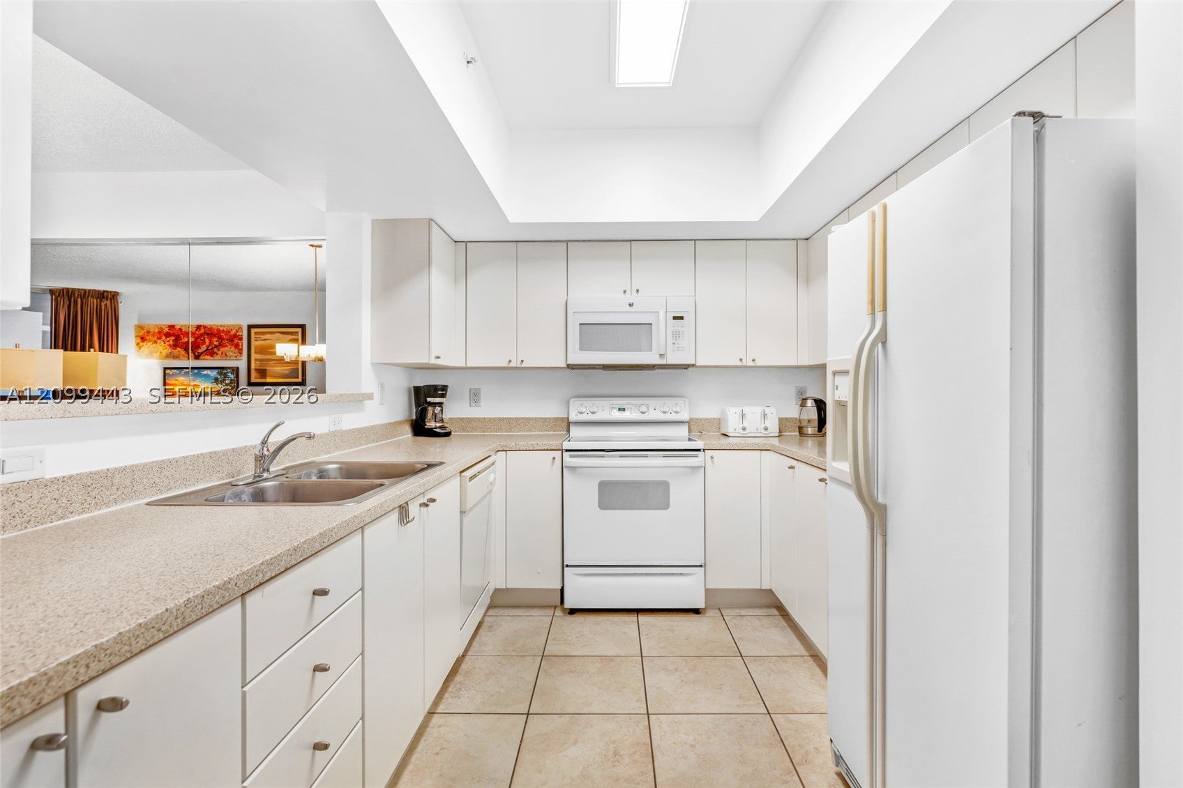 17375 Collins Ave 1005