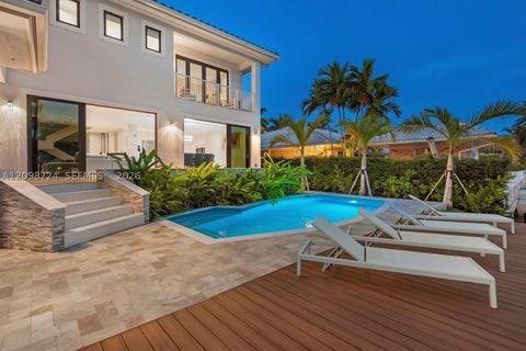 Photo of 850 Washington St, Hollywood, FL 33019 (MLS # A12098724)