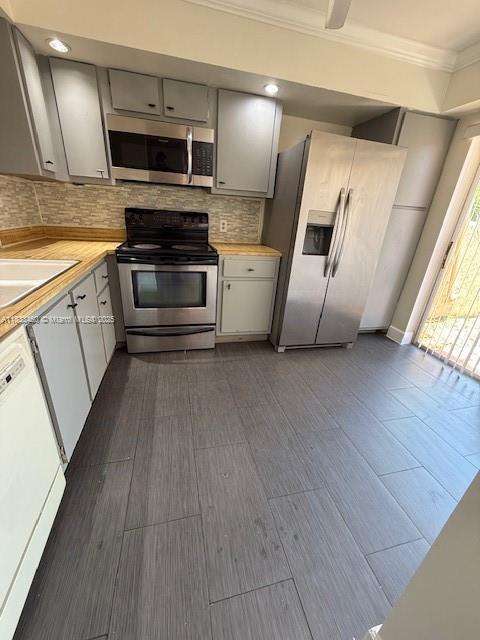 9423 NW 65th St E2
