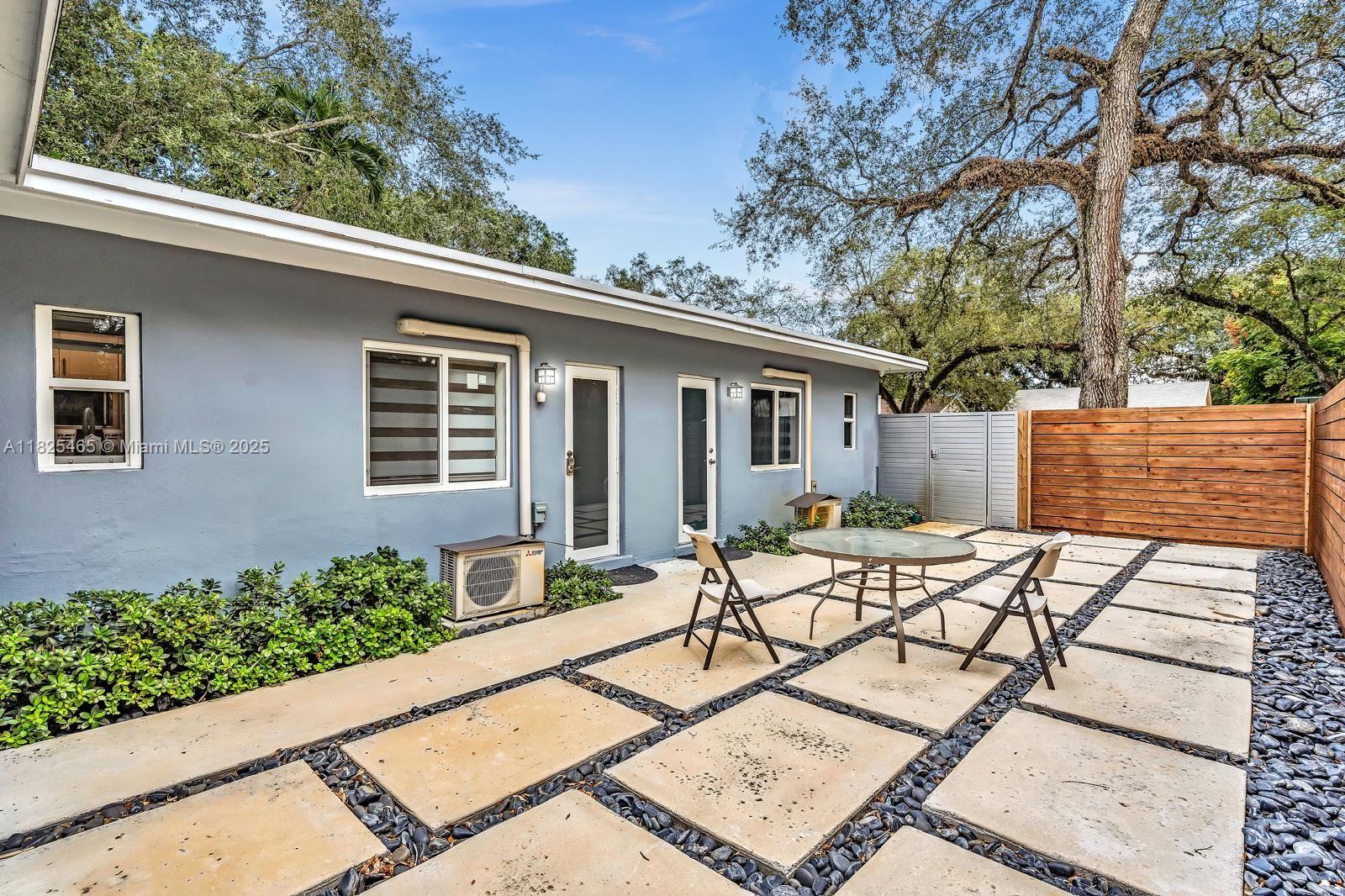 1517 SW 25th St 2