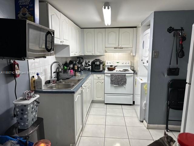 SAMARI LAKE EAST CONDO - Residential