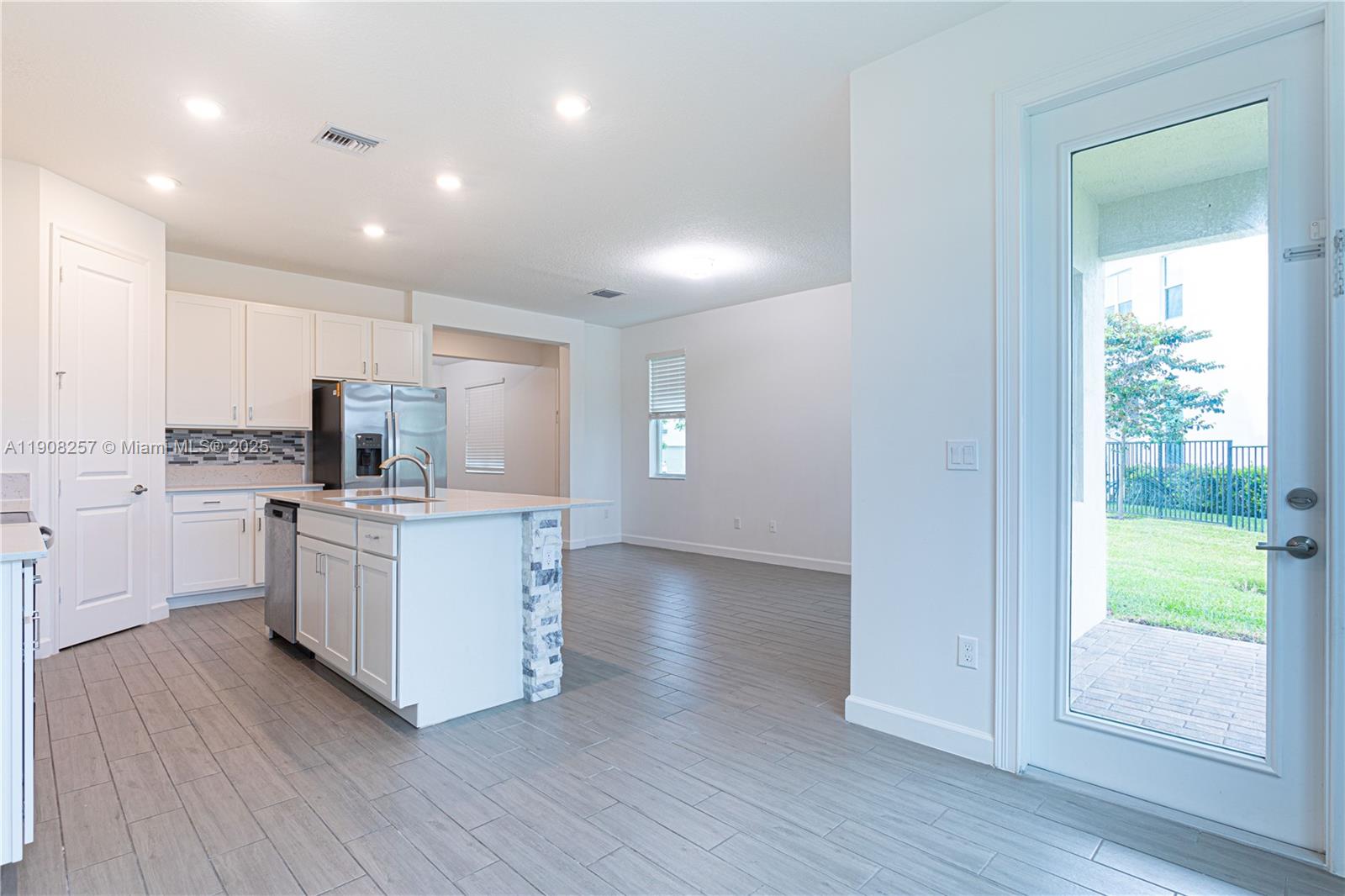 ANDALUCIA PUD PLAT 6 - Residential Lease